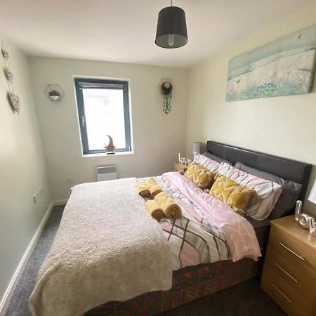 Lovely 2-Bedrooms Apartment Step To The Beach Swansea Exterior foto