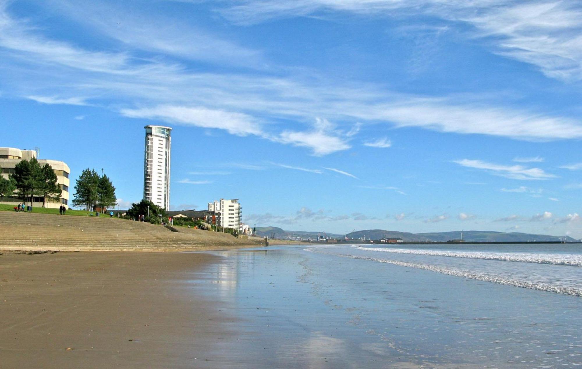 Lovely 2-Bedrooms Apartment Step To The Beach Swansea Exterior foto